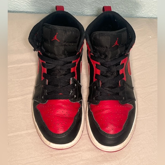 NIKE Air Jordan 1 Mid Banned 2020 Kids Size 3 - Picture 3 of 16
